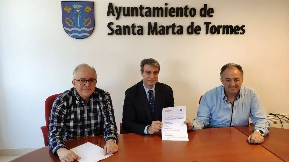 Foto 9 - Casado, Rivera y Abascal se suman a la lucha por la unidad del Archivo de Salamanca