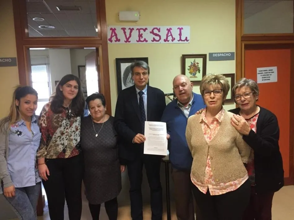 Foto 8 - Casado, Rivera y Abascal se suman a la lucha por la unidad del Archivo de Salamanca