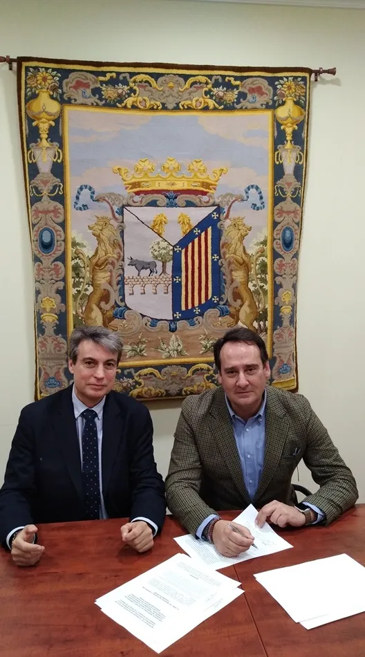 Foto 2 - Casado, Rivera y Abascal se suman a la lucha por la unidad del Archivo de Salamanca