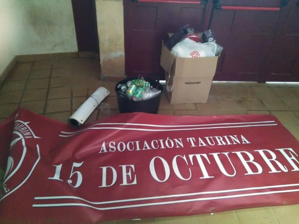 Foto 3 - El Ayuntamiento de Alba de Tormes expulsa a la asociaci&oacute;n taurina de la Plaza de Toros