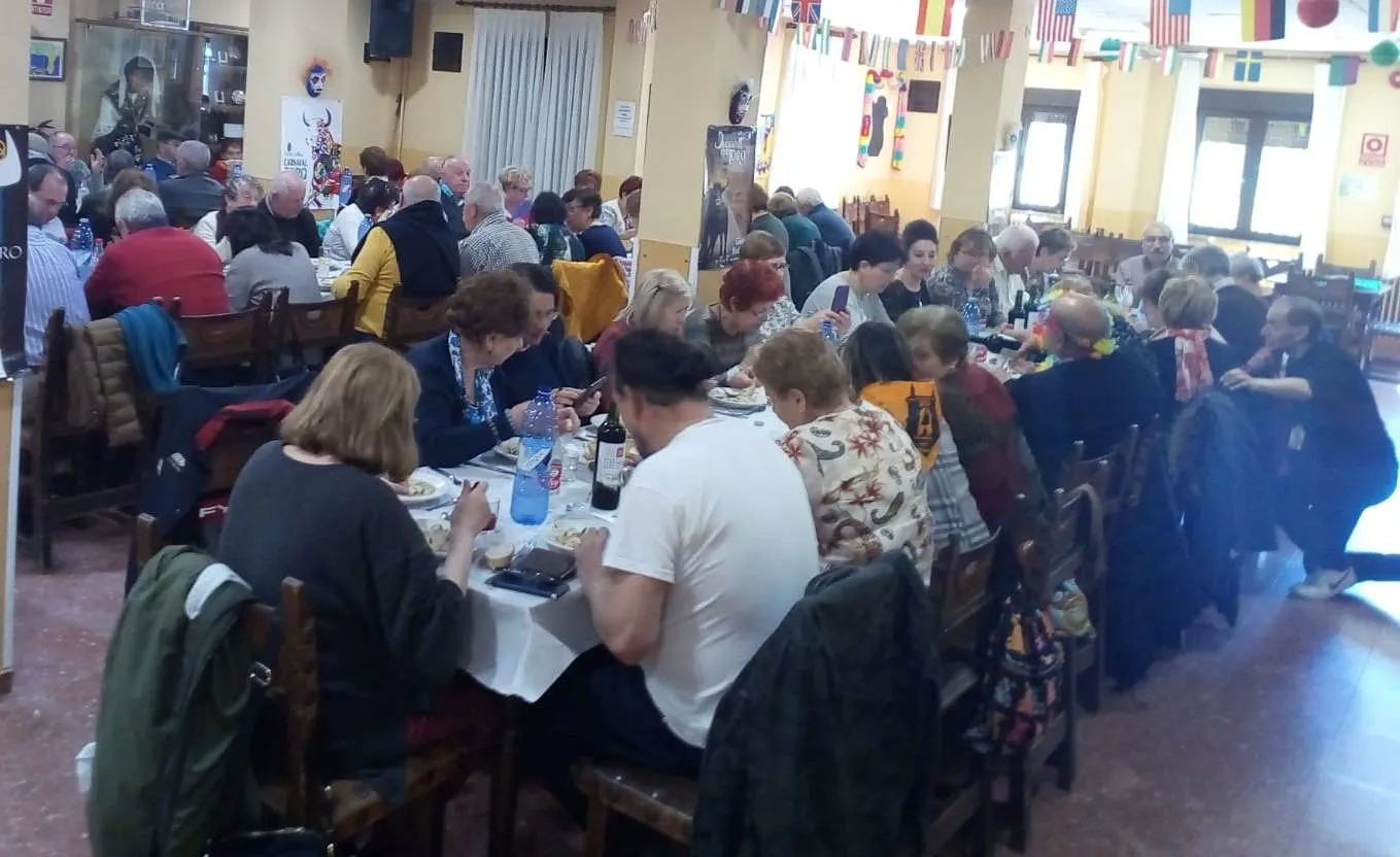 Foto 2 - El Centro de Mayores sirvi&oacute; m&aacute;s de 150 comidas durante el Carnaval  