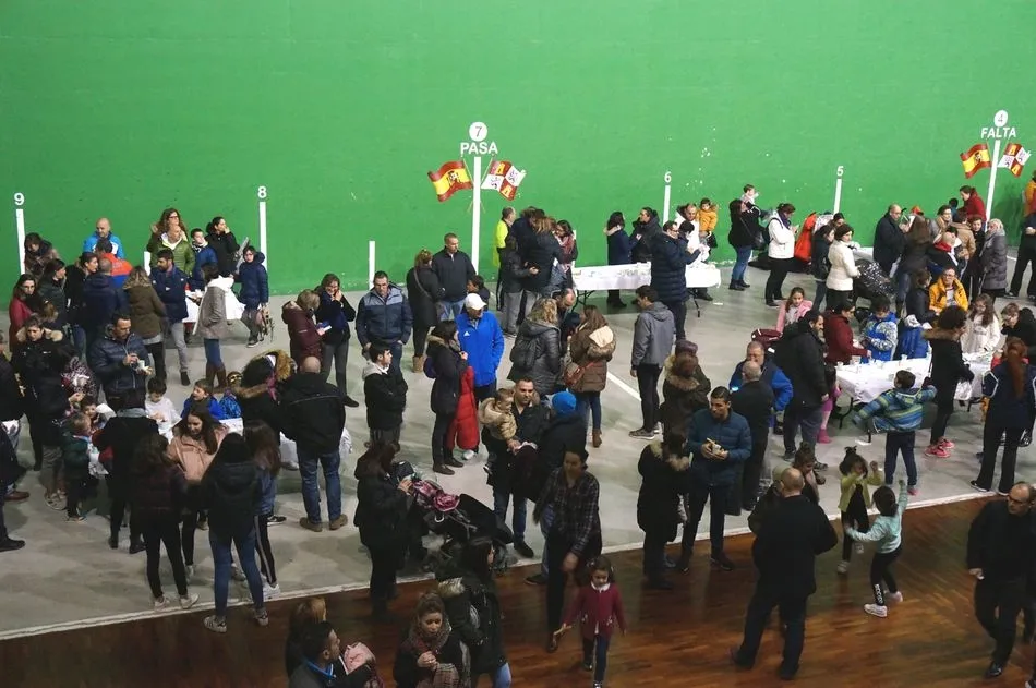 Foto 6 - Villares de la Reina despide el Carnaval con un participativo Entierro de la Sardina  