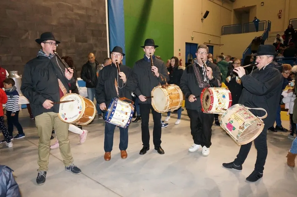 Foto 5 - Villares de la Reina despide el Carnaval con un participativo Entierro de la Sardina  