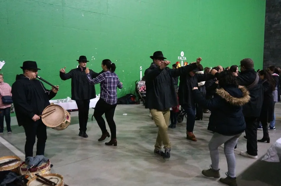 Foto 3 - Villares de la Reina despide el Carnaval con un participativo Entierro de la Sardina  