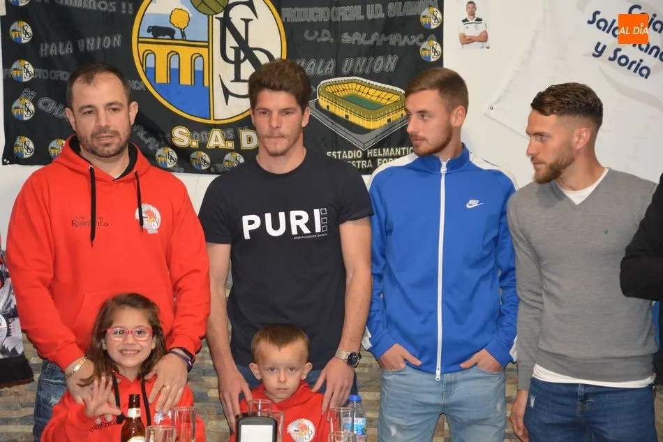 Foto 4 - Amaro, Calero y Sergio Molina acuden a la inauguraci&oacute;n oficial de la Pe&ntilde;a Locos por la UDS