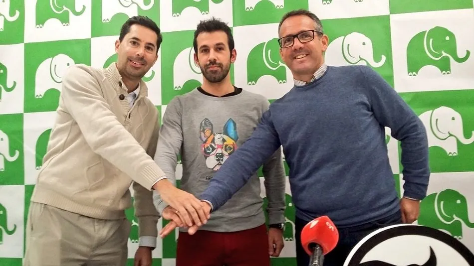 Portilla en su presentación junto a Tejedor y Gorka / Unionistas CF