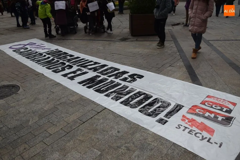 Foto 3 - "Es necesario acabar con la brecha salarial y con la precarizaci&oacute;n de los sectores feminizados&rdquo;