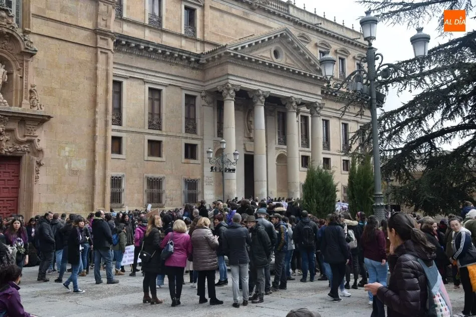 Foto 4 - "Es necesario acabar con la brecha salarial y con la precarizaci&oacute;n de los sectores feminizados&rdquo;