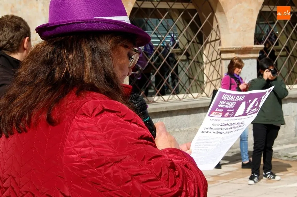 Foto 8 - UGT y CCOO reclaman un Ley de Transparencia Salarial para combatir la discriminaci&oacute;n