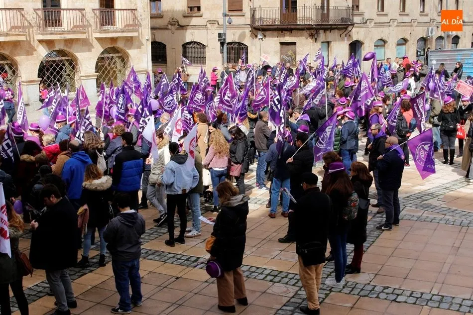 Foto 5 - UGT y CCOO reclaman un Ley de Transparencia Salarial para combatir la discriminaci&oacute;n