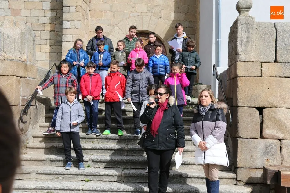 Foto 11 - En torno a 200 personas conmemoran el D&iacute;a Internacional de la Mujer en Vitigudino  