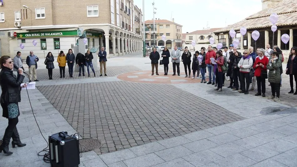 La concejala de Igualdad, Puri Santos, ha leído el manifiesto del Día Internacional de la Mujer