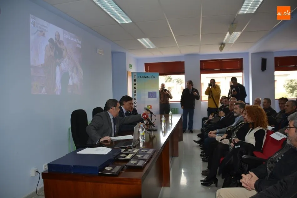 Foto 11 - El alcalde reconoce la labor de los Bomberos en la festividad de San Juan de Dios