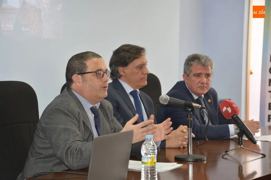 Foto 3 - El alcalde reconoce la labor de los Bomberos en la festividad de San Juan de Dios