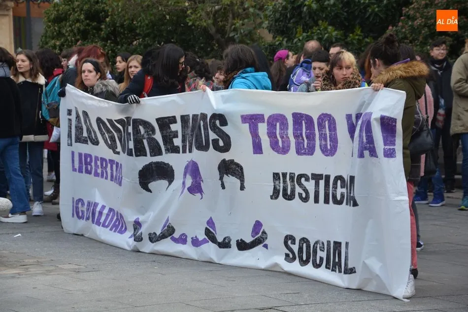 Foto 7 - M&aacute;s de 6.000 estudiantes no universitarios secundan la huelga feminista y no acuden a clase&nbsp;  