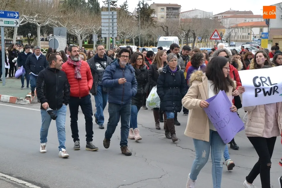 Foto 8 - Mir&oacute;briga vuelve a gritar en las calles en defensa de los derechos de las mujeres  
