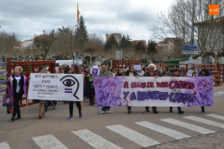 Foto 7 - Mir&oacute;briga vuelve a gritar en las calles en defensa de los derechos de las mujeres  
