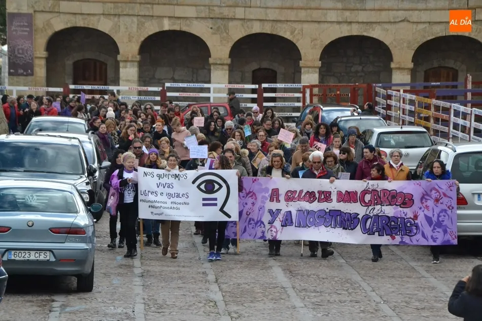 Foto 5 - Mir&oacute;briga vuelve a gritar en las calles en defensa de los derechos de las mujeres  