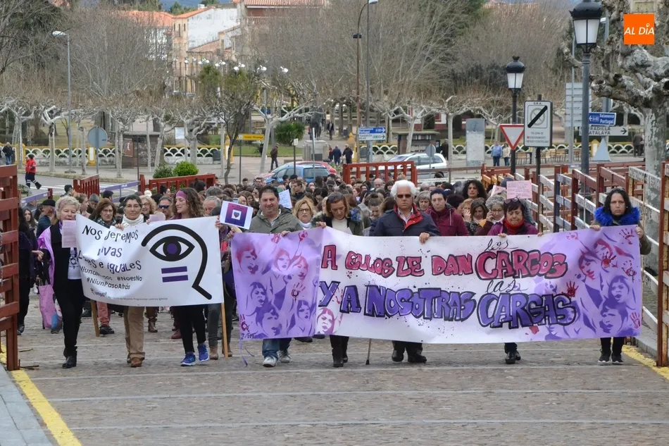 Foto 6 - Mir&oacute;briga vuelve a gritar en las calles en defensa de los derechos de las mujeres  