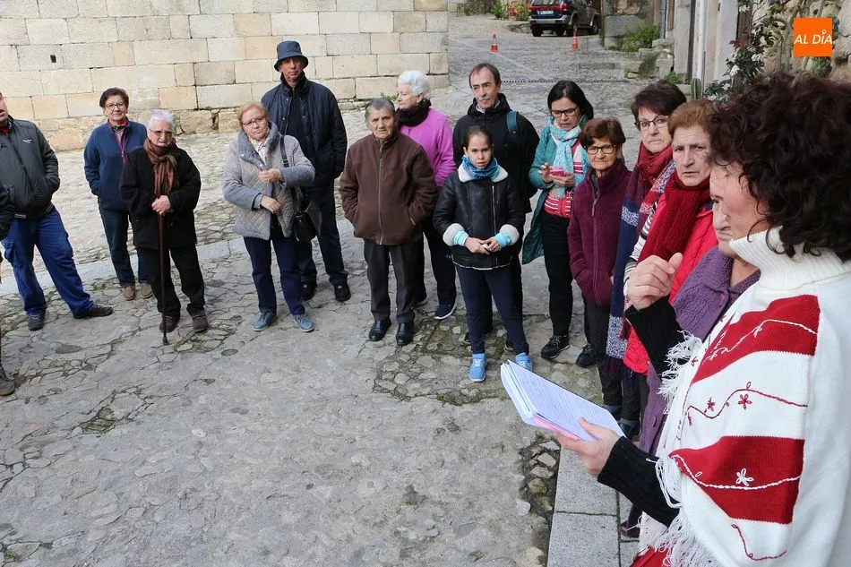 Foto 5 - Homenaje a las bordadoras serranas en el D&iacute;a de la Mujer