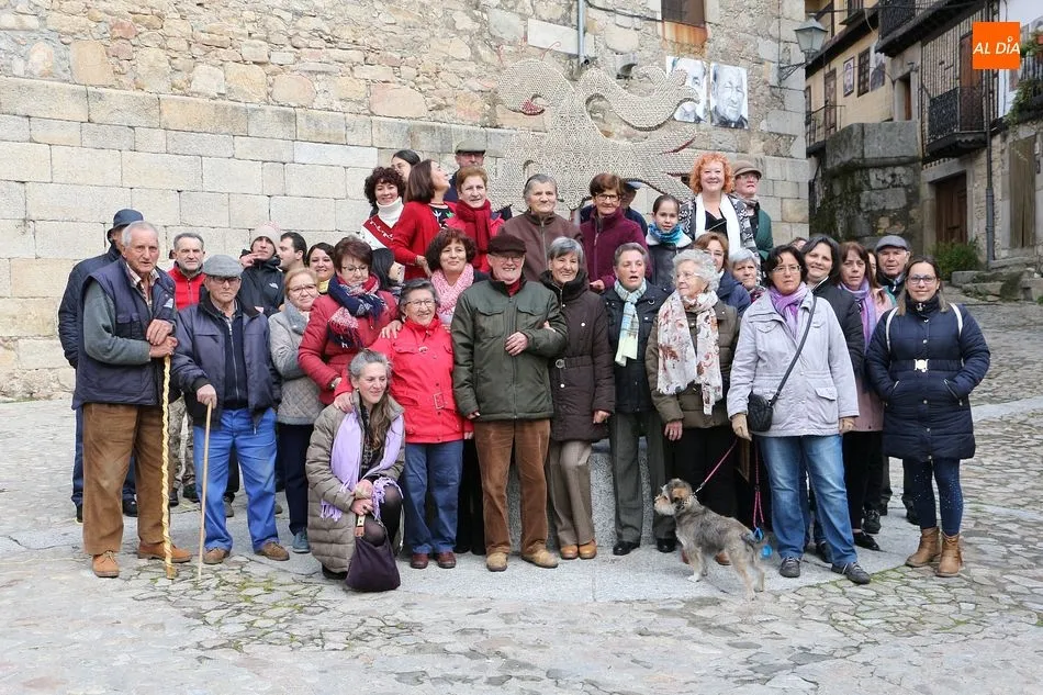 Foto 3 - Homenaje a las bordadoras serranas en el D&iacute;a de la Mujer