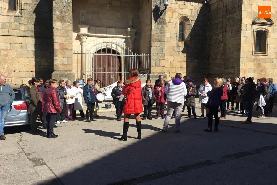 Foto 11 - Las mujeres de Aldead&aacute;vila claman en las calles &lsquo;Por los derechos de la mujer&rsquo;