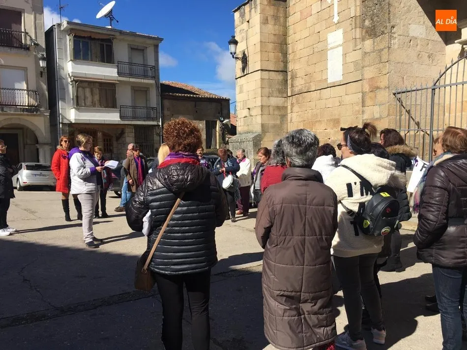 Foto 10 - Las mujeres de Aldead&aacute;vila claman en las calles &lsquo;Por los derechos de la mujer&rsquo;
