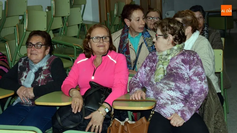 Foto 8 - Las mujeres del colectivo &lsquo;Villa de Lumbrales&rsquo; debaten sobre la situaci&oacute;n actual de la mujer...