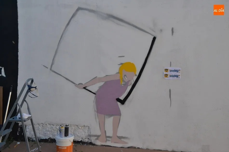 Foto 7 - En marcha la creaci&oacute;n de un grafiti en clave femenina  