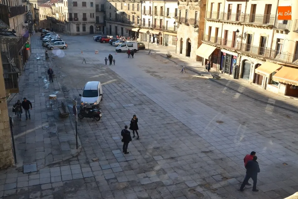 Foto 10 - La Plaza Mayor termina de quitarse el disfraz  