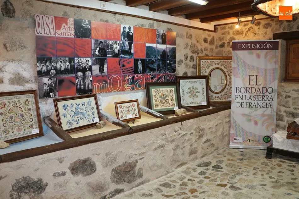 Foto 9 - La exposici&oacute;n &lsquo;El Bordado en la Sierra de Francia&rsquo; abre sus puertas