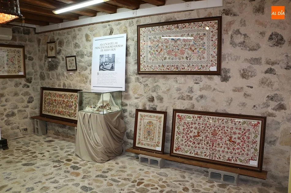 Foto 5 - La exposici&oacute;n &lsquo;El Bordado en la Sierra de Francia&rsquo; abre sus puertas
