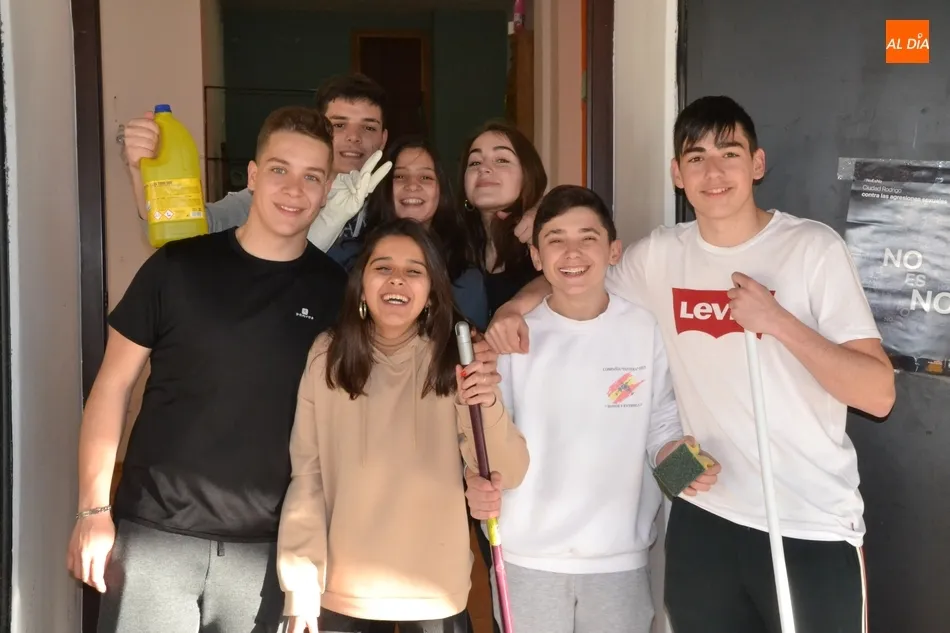 Eh, sácanos una foto: Hora de desmontar las peñas  