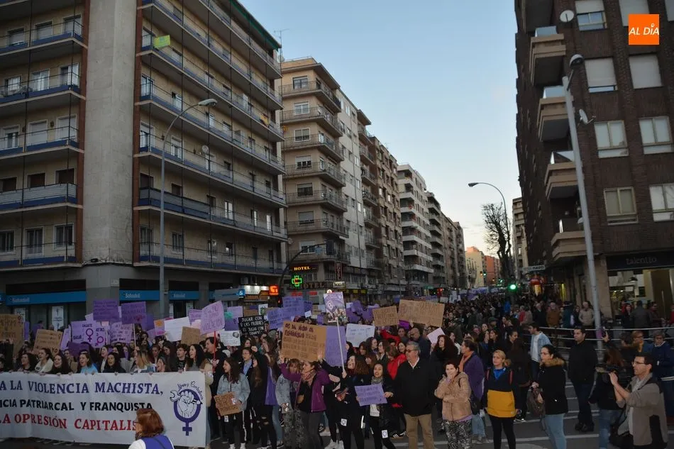 Foto 7 - M&aacute;s de 20.000 personas se suman a la manifestaci&oacute;n feminista en otra jornada hist&oacute;rica de lucha...