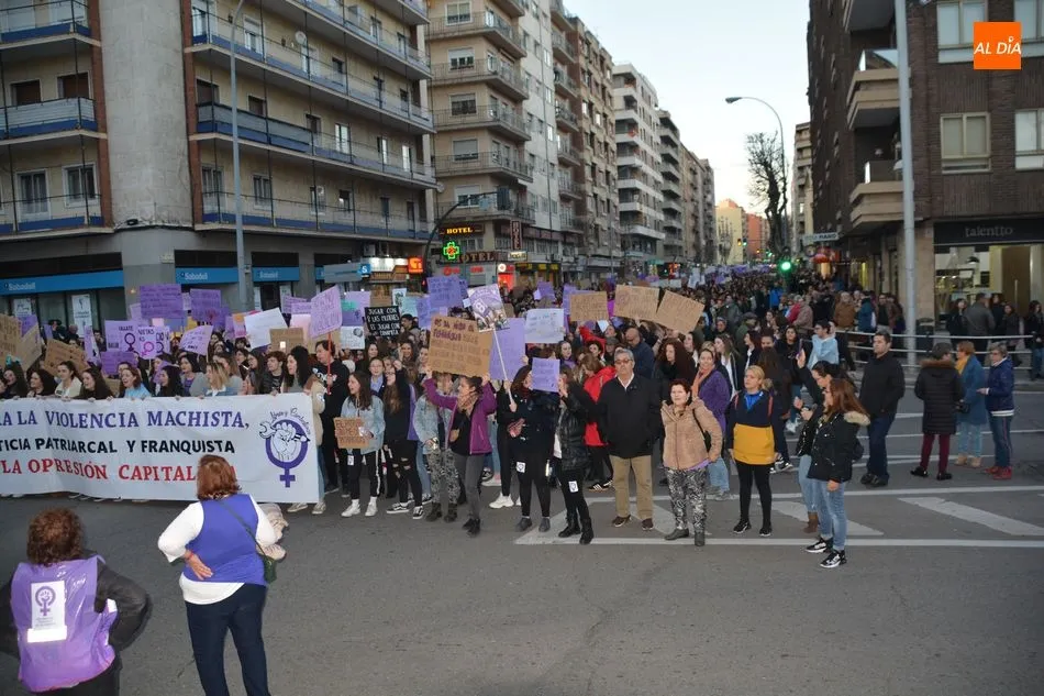 Foto 6 - M&aacute;s de 20.000 personas se suman a la manifestaci&oacute;n feminista en otra jornada hist&oacute;rica de lucha...