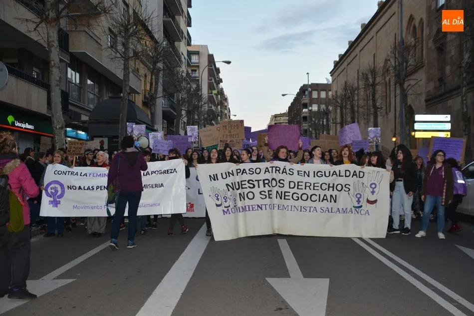 Foto 5 - M&aacute;s de 20.000 personas se suman a la manifestaci&oacute;n feminista en otra jornada hist&oacute;rica de lucha...