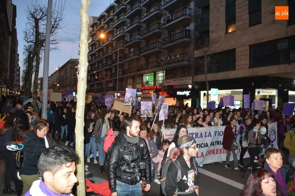 Foto 4 - M&aacute;s de 20.000 personas se suman a la manifestaci&oacute;n feminista en otra jornada hist&oacute;rica de lucha...