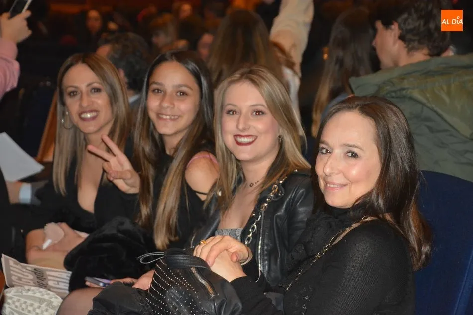 Foto 9 - Cepeda conquista al p&uacute;blico salmantino con la magia de sus &lsquo;Principios&rsquo;  