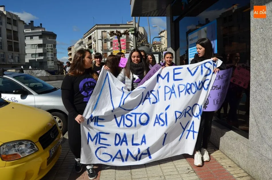 Foto 7 - La Manifestaci&oacute;n Feminista del D&iacute;a de la Mujer multiplica considerablemente el n&uacute;mero de...