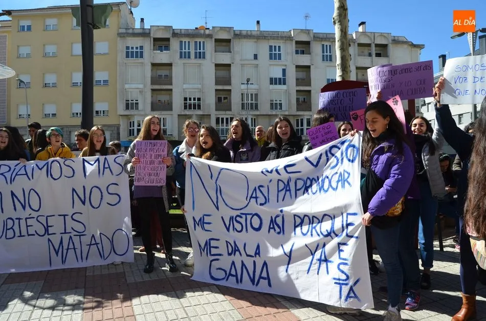 Foto 6 - La Manifestaci&oacute;n Feminista del D&iacute;a de la Mujer multiplica considerablemente el n&uacute;mero de...