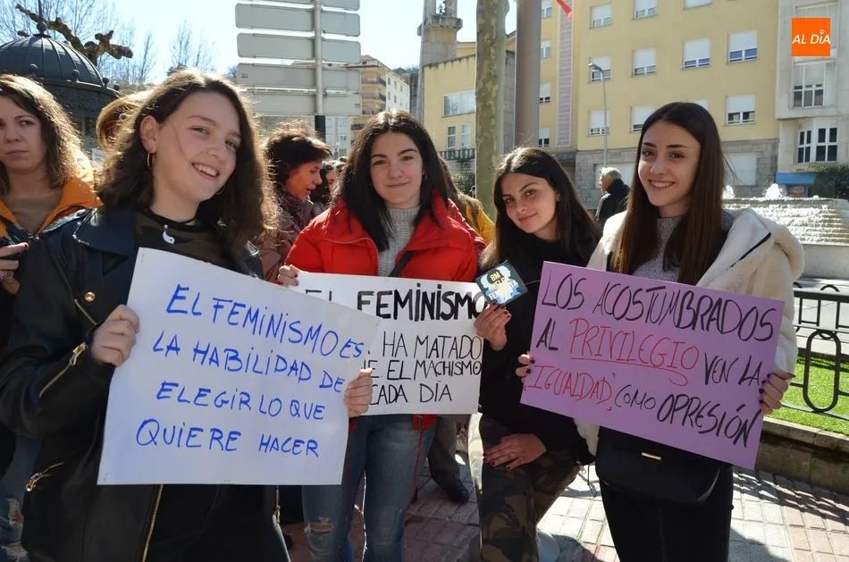 Foto 4 - La Manifestaci&oacute;n Feminista del D&iacute;a de la Mujer multiplica considerablemente el n&uacute;mero de...