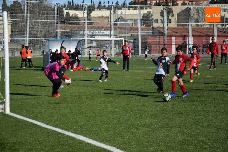 Partido entre las canteras del Pizarrales y Unionistas / Eva Fernández