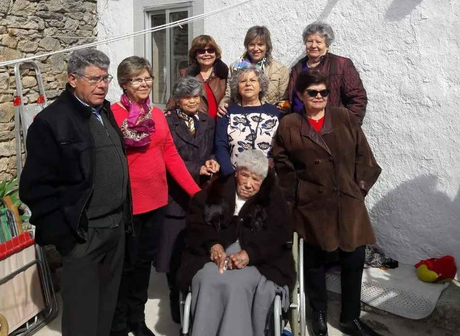 Foto 5 - Consuelo Ballesteros Pascual celebra su 103 cumplea&ntilde;os rodeada de sus seres queridos &nbsp;  