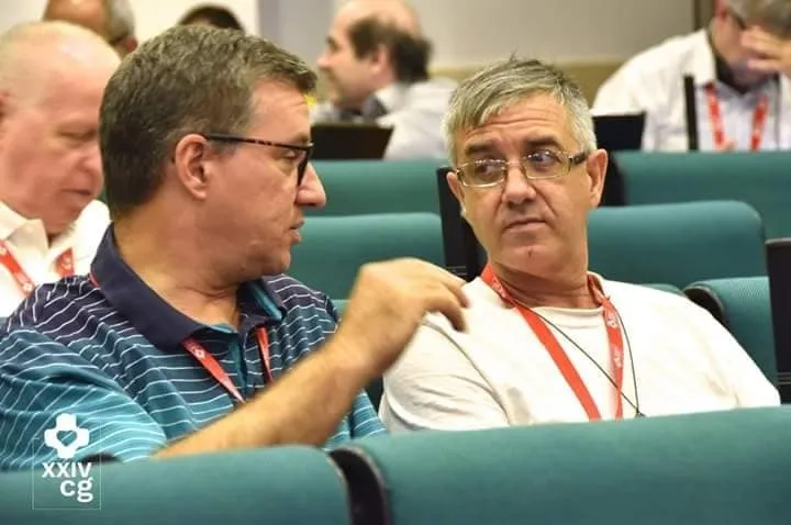 Alejandro Iglesias, a la izquierda, lleva casi 30 años en Venezuela