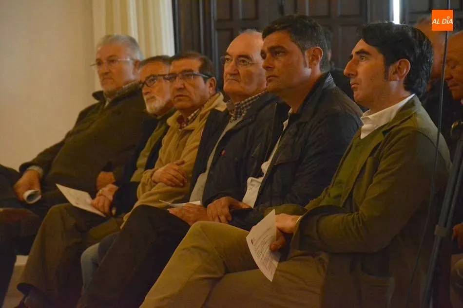 Foto 10 - El sector cineg&eacute;tico se reivindica en el I Foro de Caza celebrado en Salamanca  