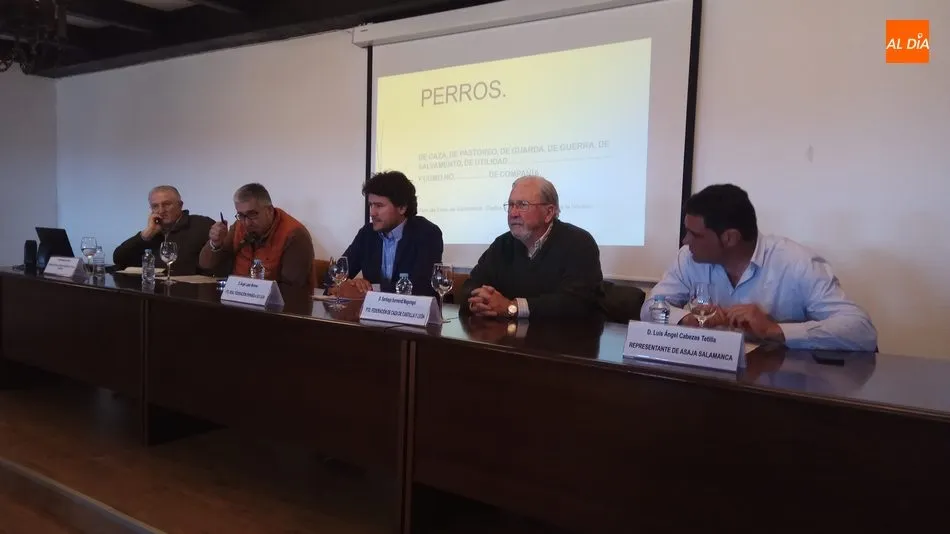Foto 8 - El sector cineg&eacute;tico se reivindica en el I Foro de Caza celebrado en Salamanca  
