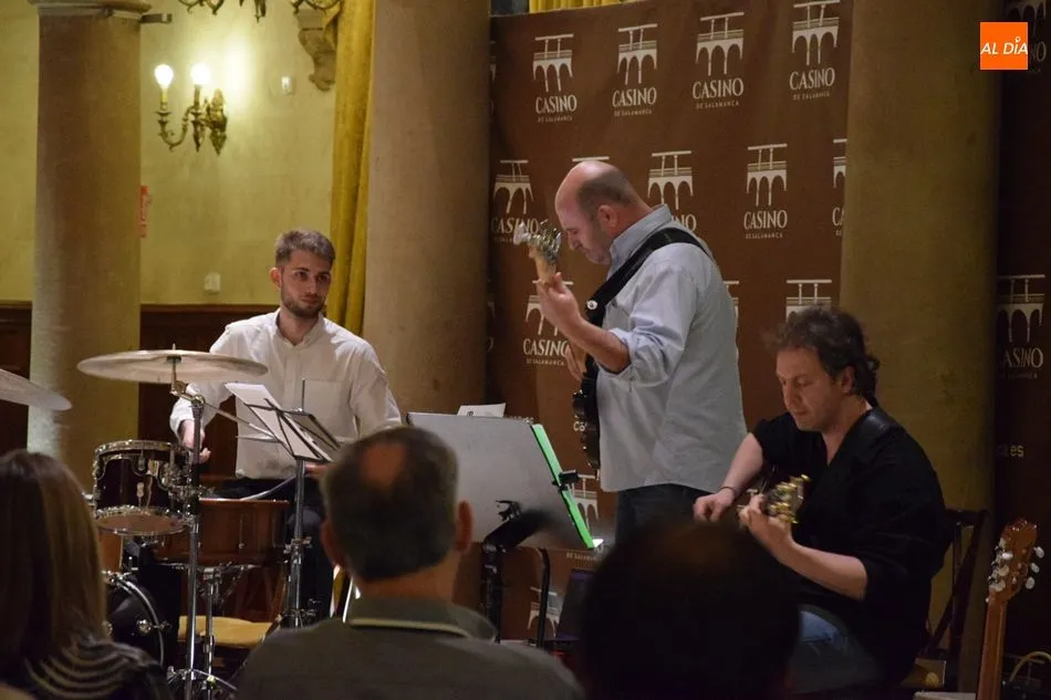 Foto 6 - El Casino de Salamanca vive una nueva noche de jazz con Alejandro Lucas Tr&iacute;o