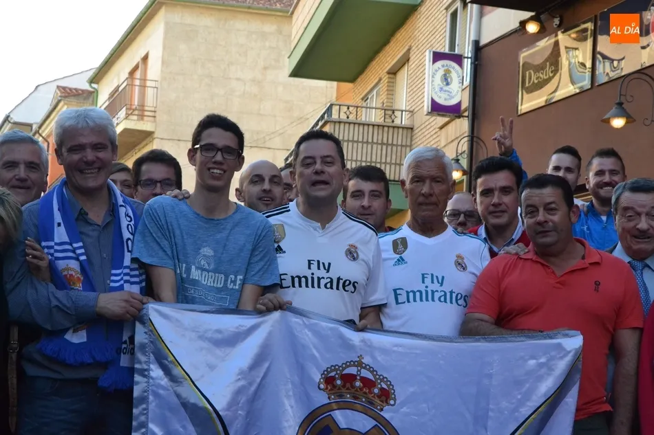 Foto 4 - Tom&aacute;s Roncero transmite a los hinchas madridistas mirobrigenses su total devoci&oacute;n por el Club  