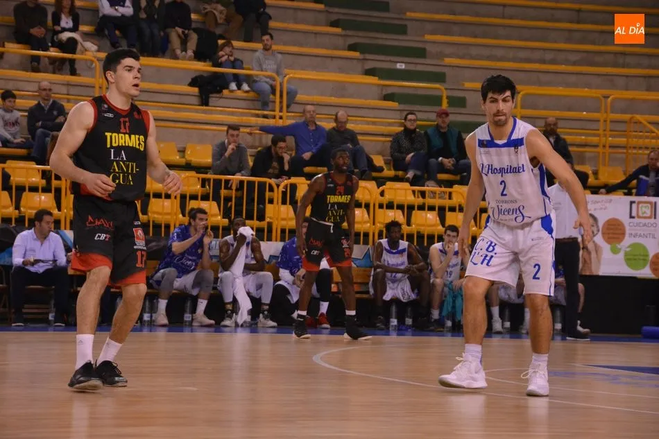 Foto 11 - La Antigua CB Tormes consigue una important&iacute;sima victoria tras dos pr&oacute;rrogas (99-91)
