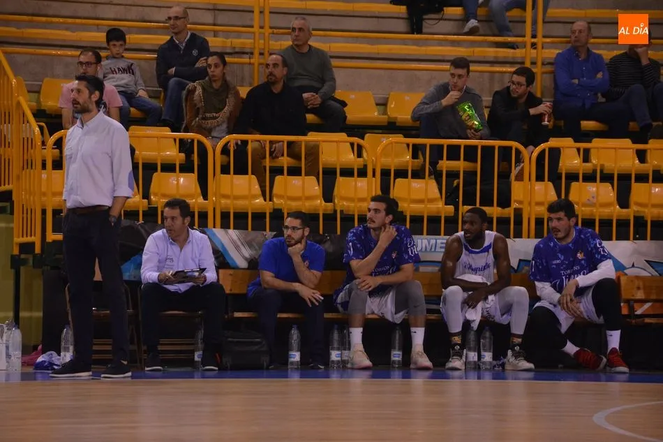 Foto 9 - La Antigua CB Tormes consigue una important&iacute;sima victoria tras dos pr&oacute;rrogas (99-91)